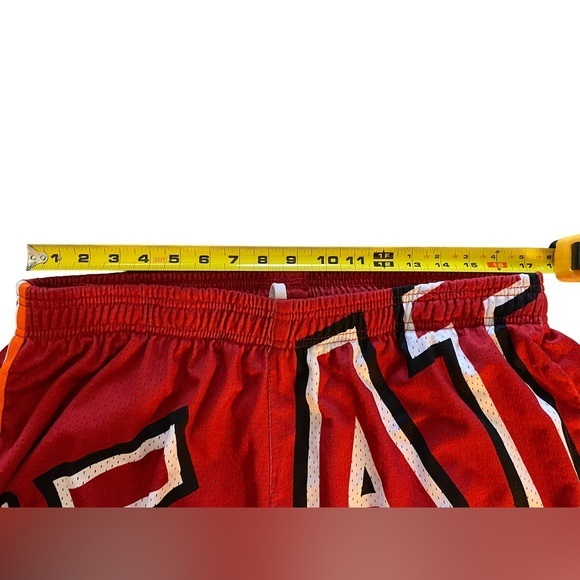 Miami Heat Mitchell & Ness Size 2XLT‎ Spellout Athletic Shorts Red & Black - Picture 6 of 7